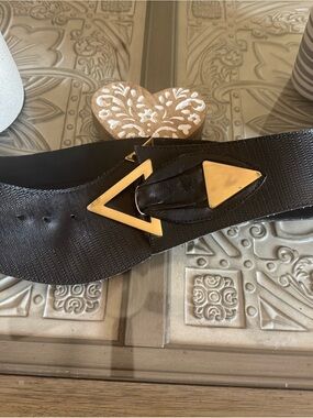 Black Textured Waist Belt with Gold Geometric Buckle